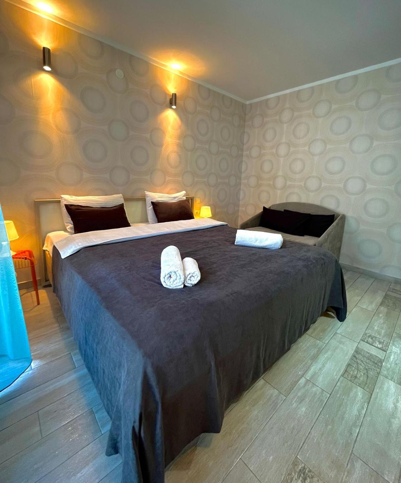Aparthotel Holiday Lux Batumi Exterior photo