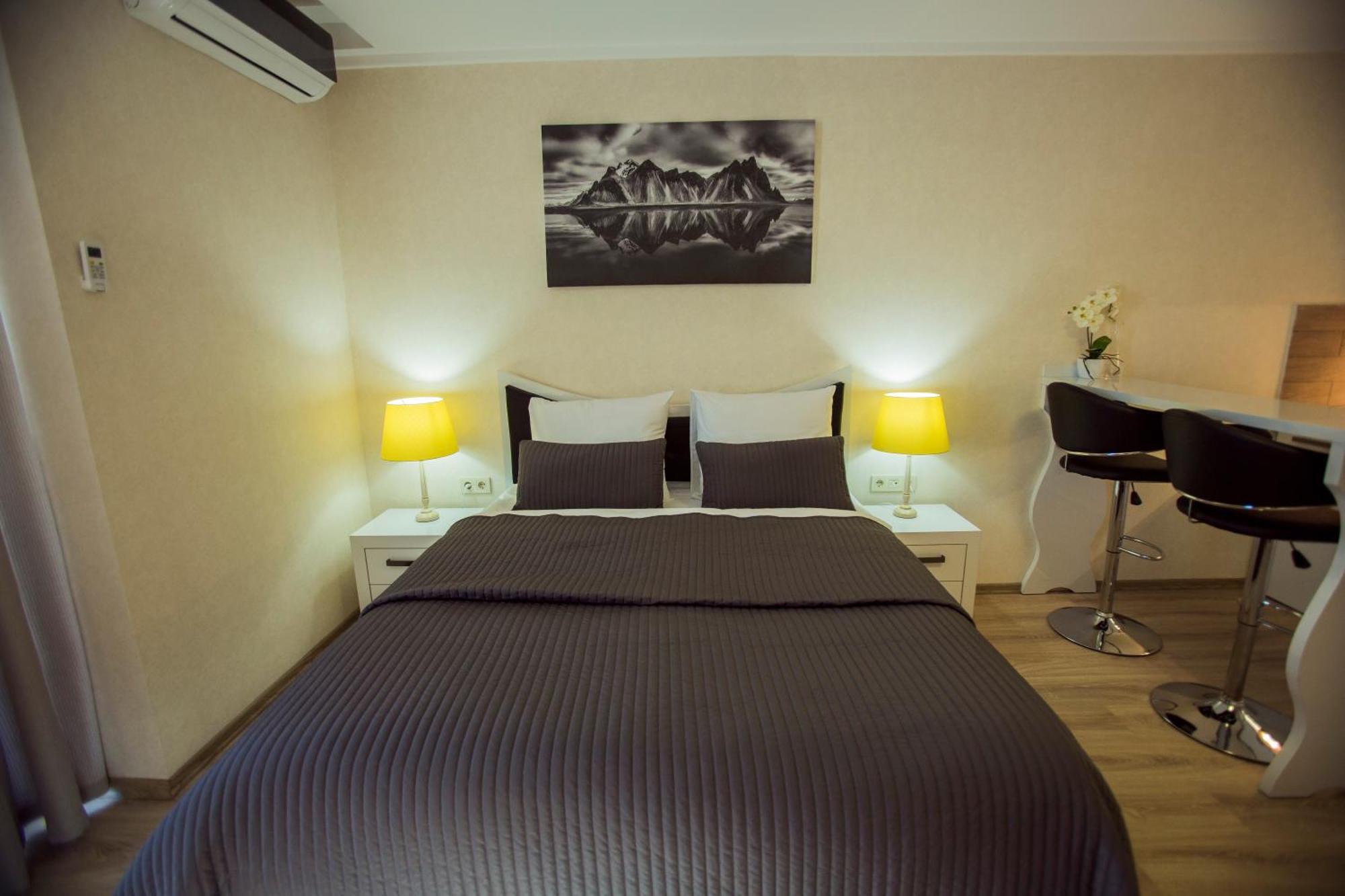 Aparthotel Holiday Lux Batumi Exterior photo